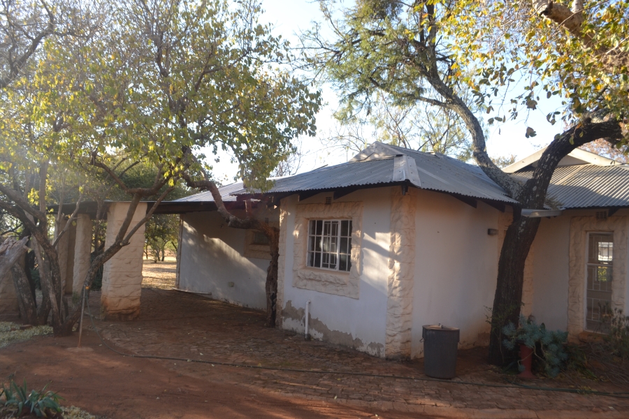 4 Bedroom Property for Sale in Schietfontein North West